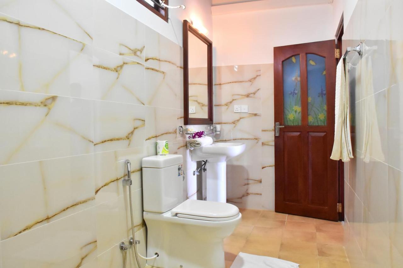 Villa De White Sambur Хиккадува Экстерьер фото