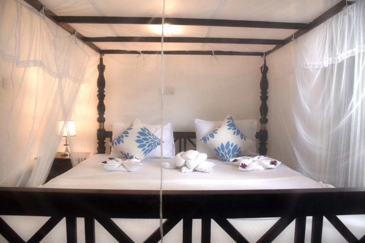 Villa De White Sambur Хиккадува Экстерьер фото