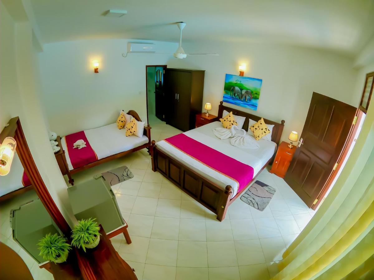 Villa De White Sambur Хиккадува Экстерьер фото