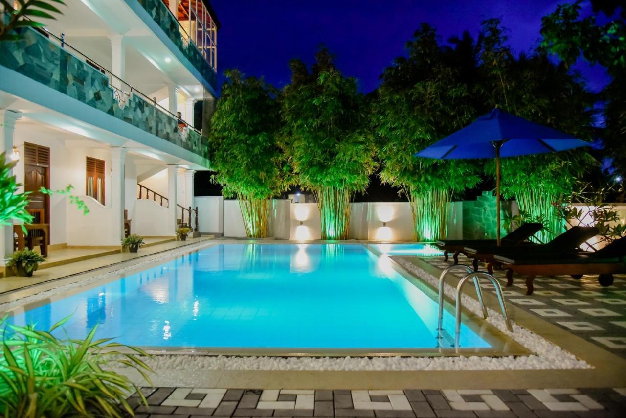 Villa De White Sambur Хиккадува Экстерьер фото