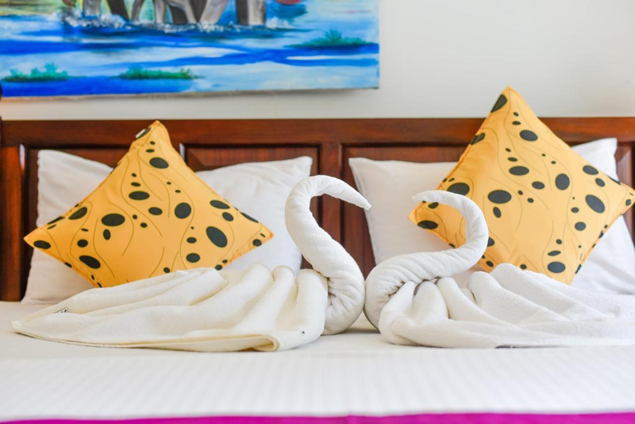Villa De White Sambur Хиккадува Экстерьер фото
