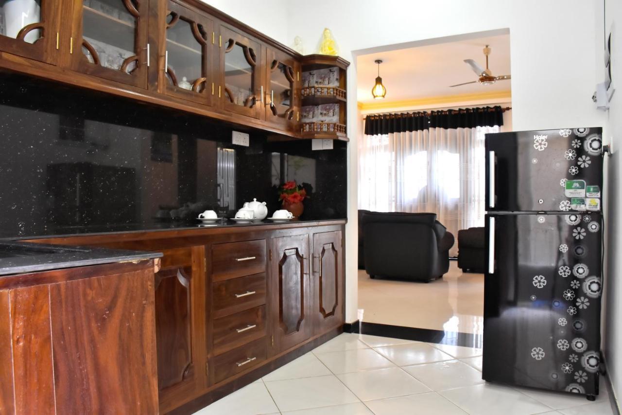 Villa De White Sambur Хиккадува Экстерьер фото