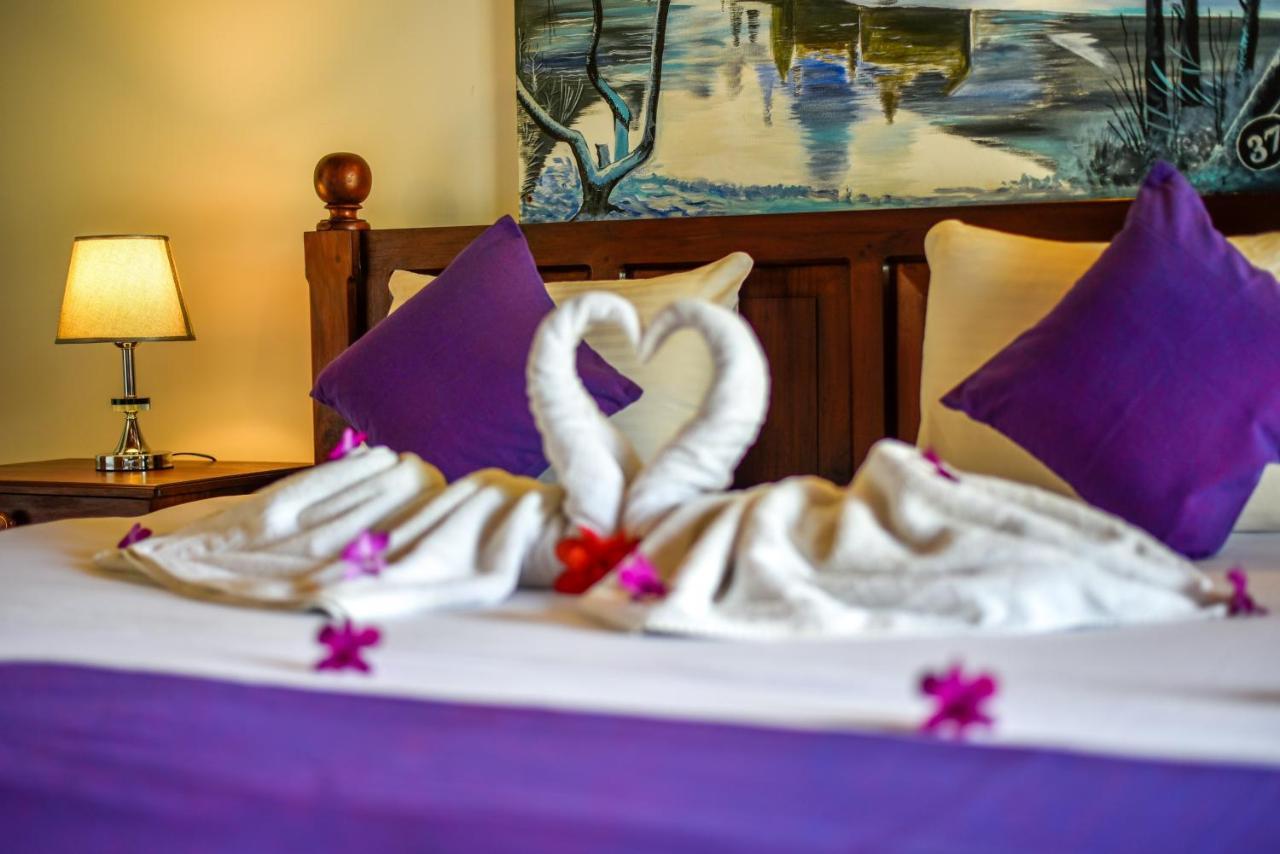 Villa De White Sambur Хиккадува Экстерьер фото