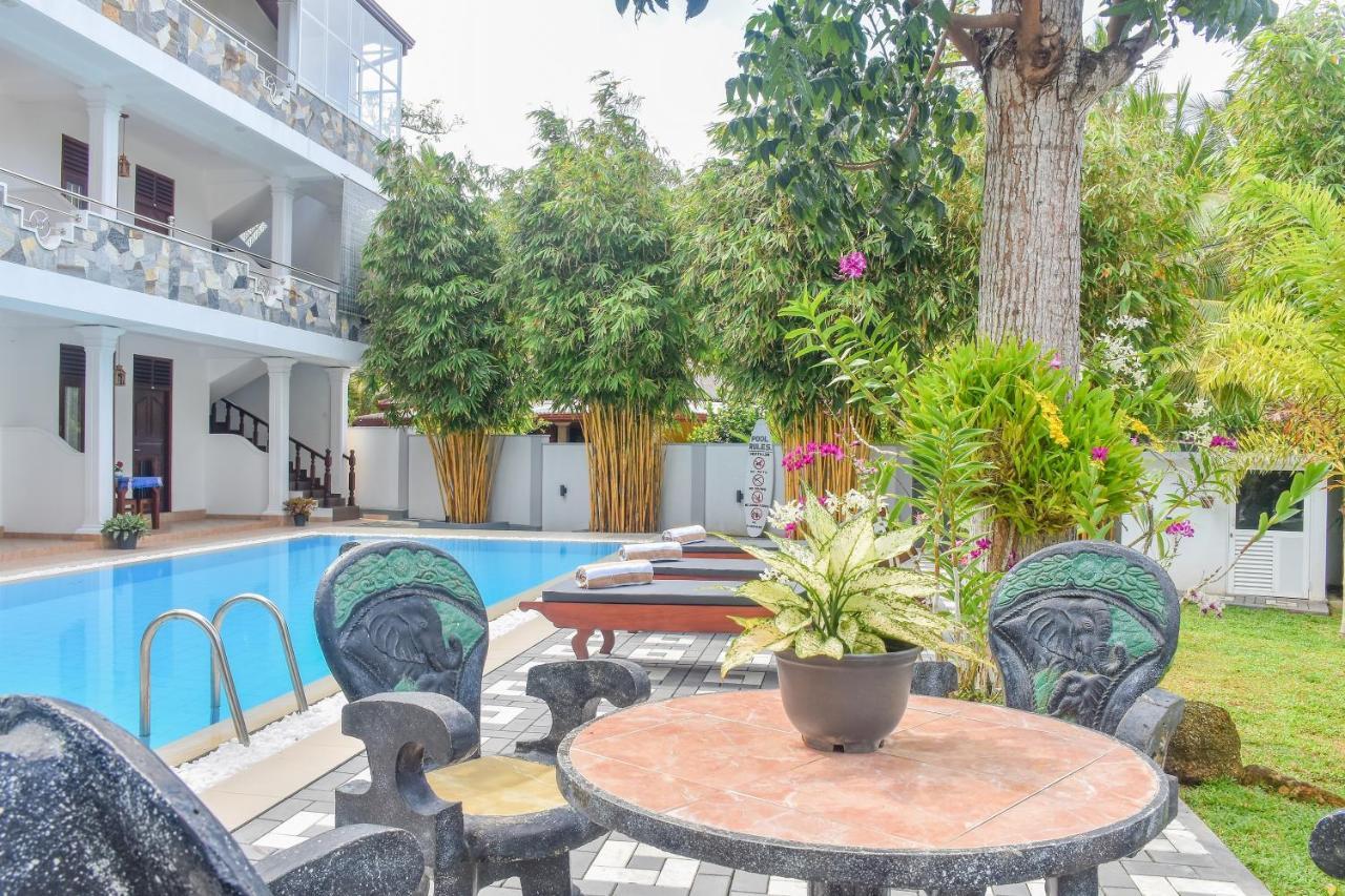 Villa De White Sambur Хиккадува Экстерьер фото