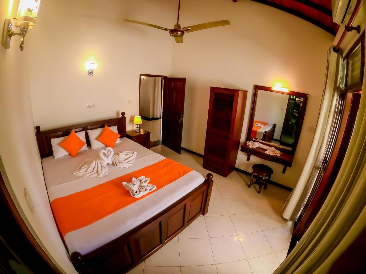 Villa De White Sambur Хиккадува Экстерьер фото