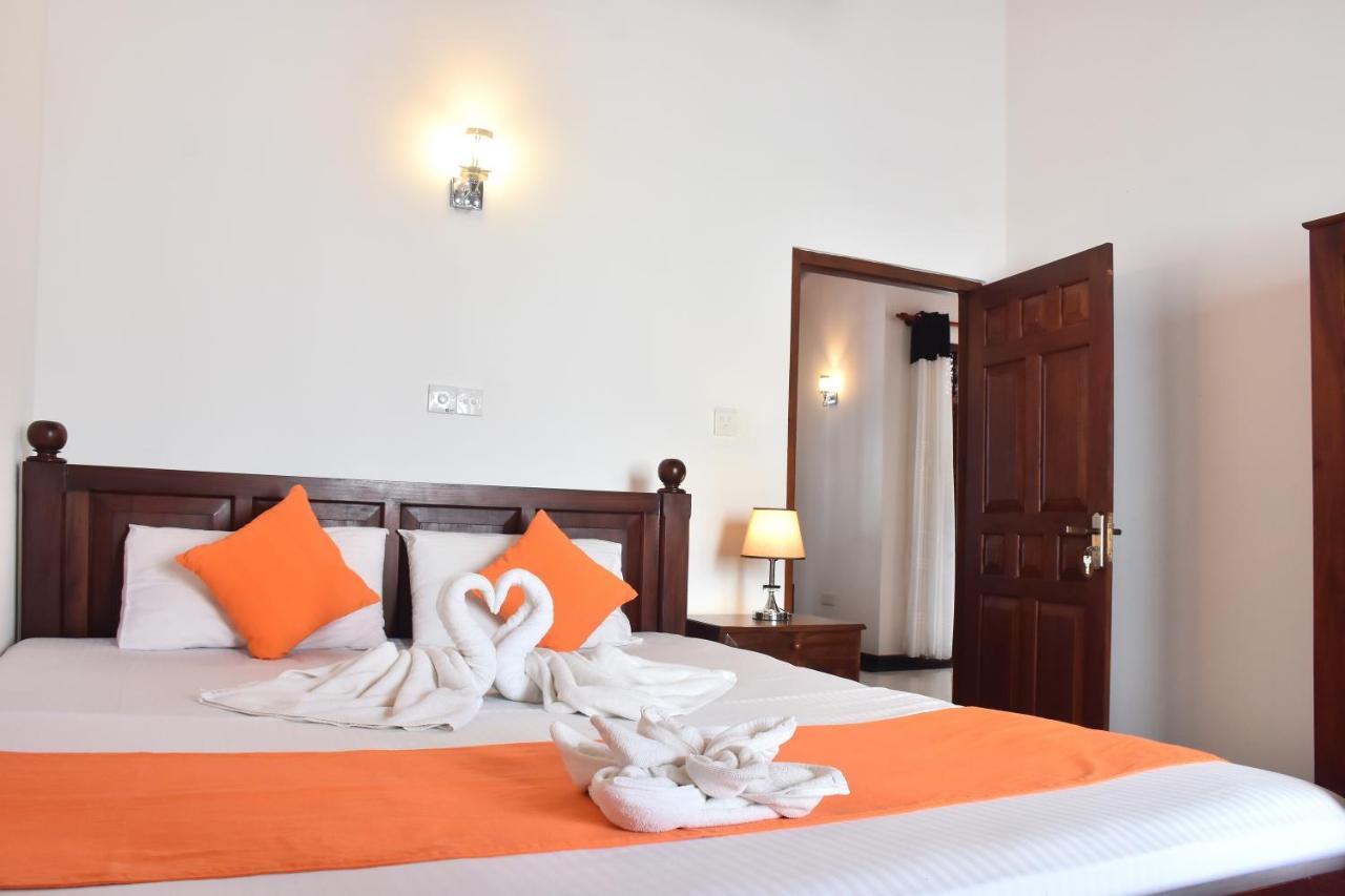 Villa De White Sambur Хиккадува Экстерьер фото