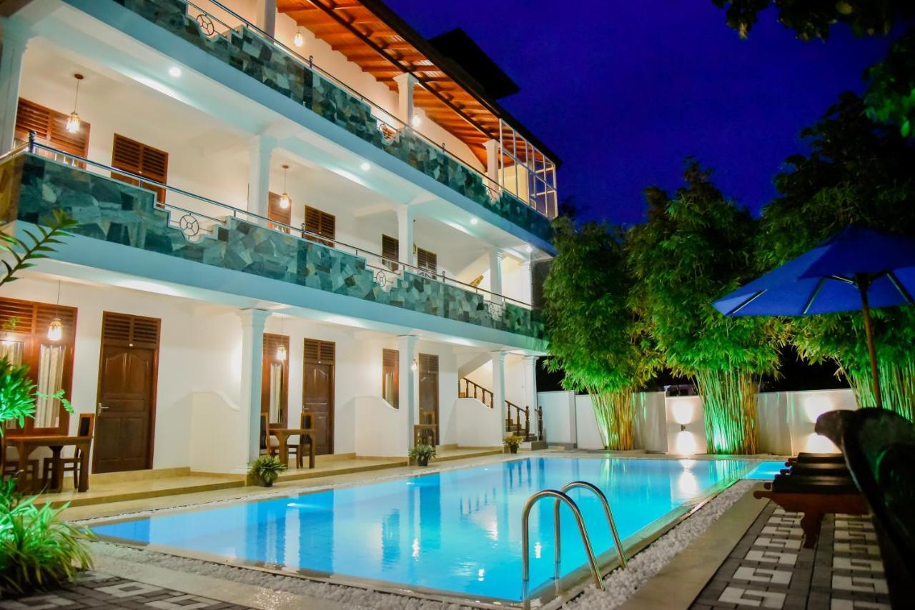 Villa De White Sambur Хиккадува Экстерьер фото