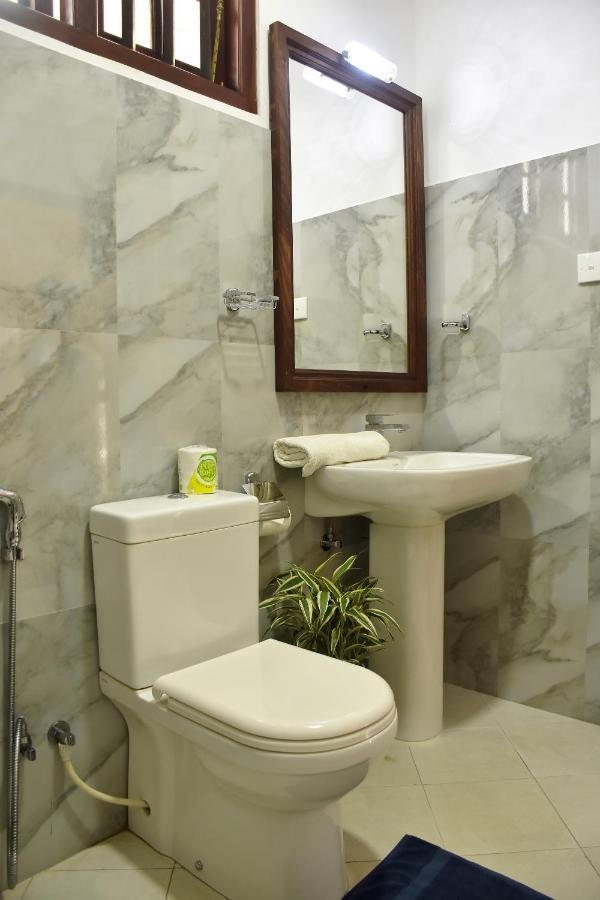 Villa De White Sambur Хиккадува Экстерьер фото