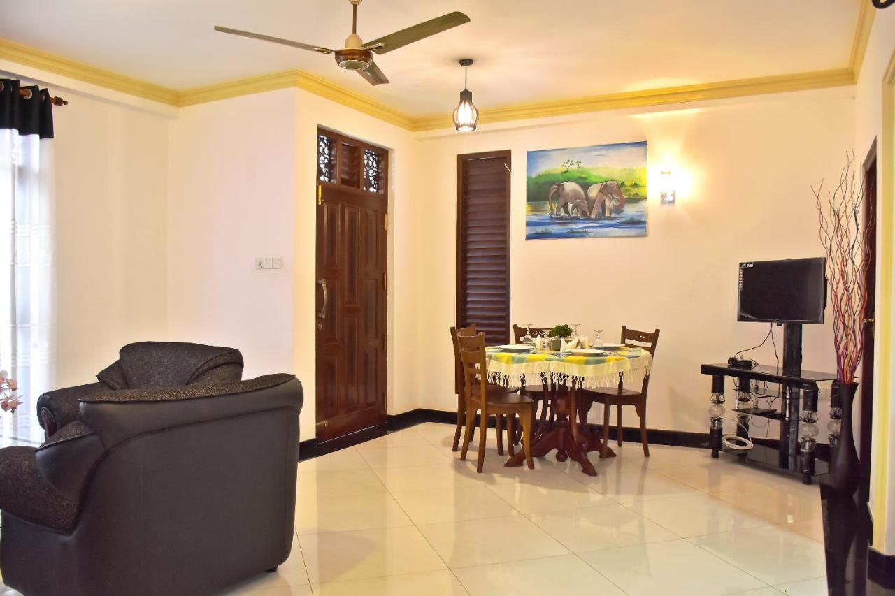 Villa De White Sambur Хиккадува Экстерьер фото
