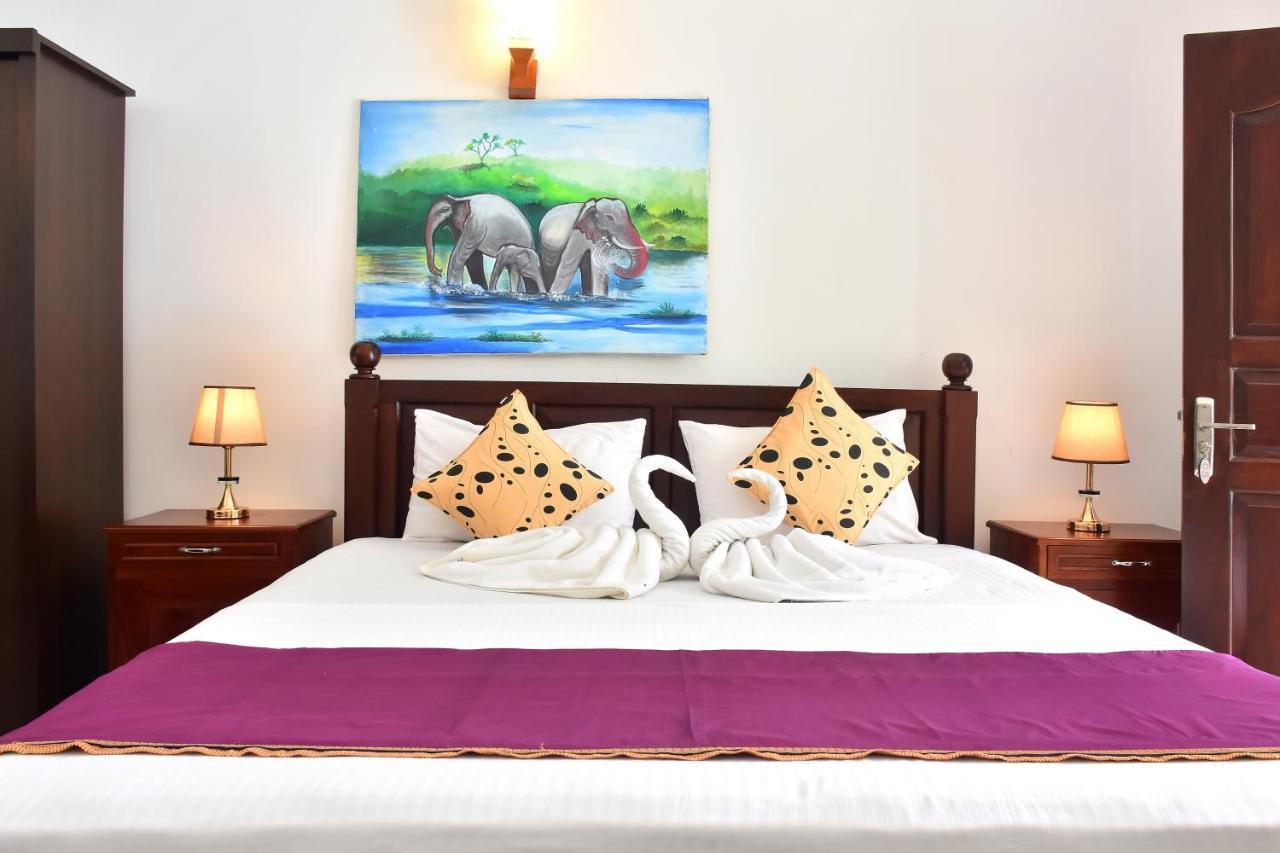 Villa De White Sambur Хиккадува Экстерьер фото