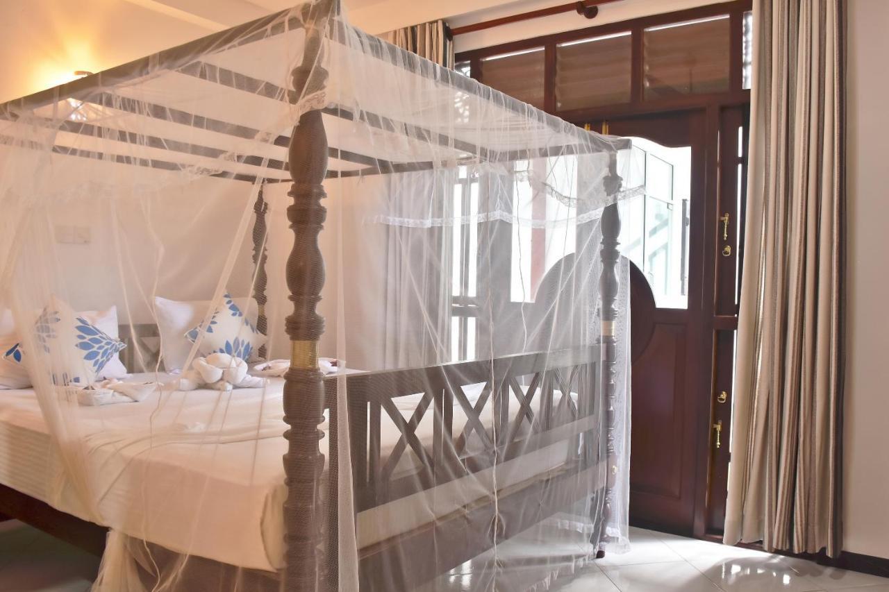 Villa De White Sambur Хиккадува Экстерьер фото