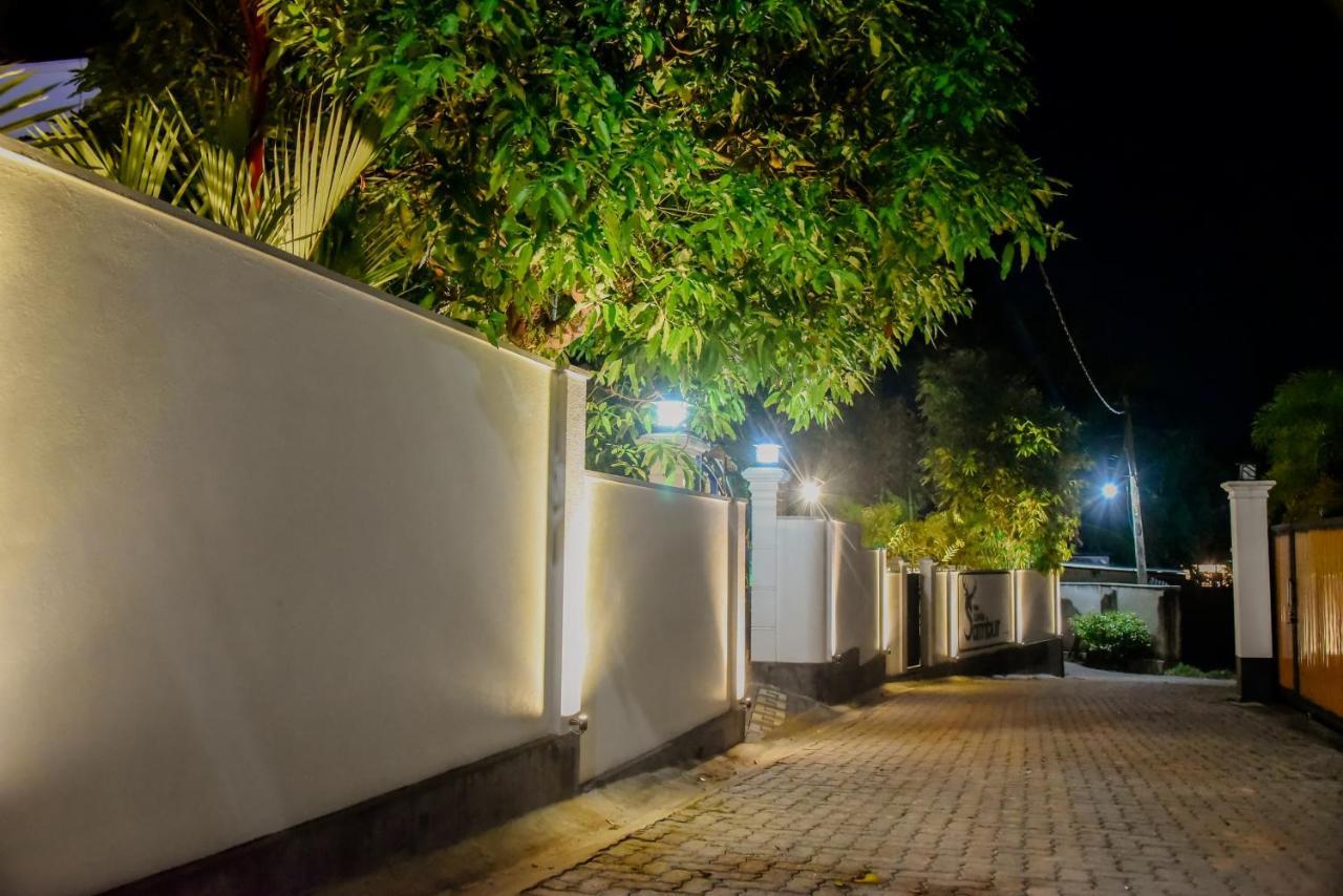 Villa De White Sambur Хиккадува Экстерьер фото