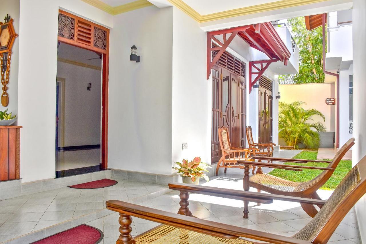 Villa De White Sambur Хиккадува Экстерьер фото